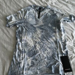 Brand new Lululemon always agile short sleeve medium